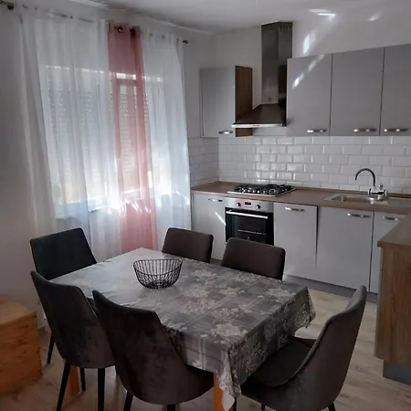 House Sea And River Hébergement de vacances *