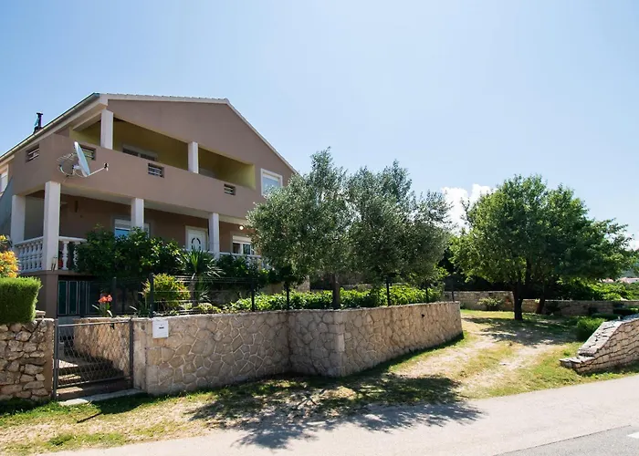 House Sea And River בית נופש