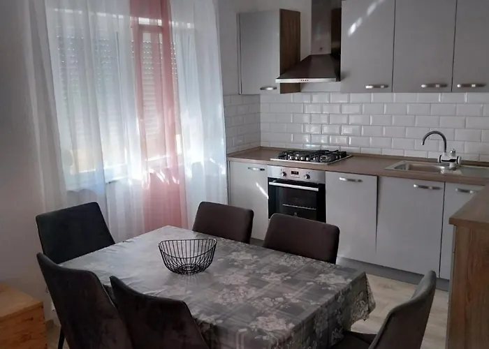 House Sea And River בית נופש *