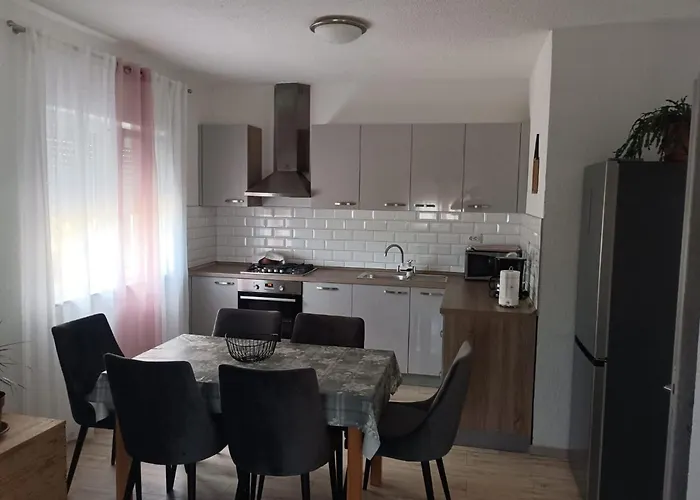 בית נופש House Sea And River