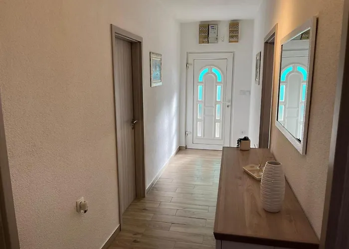 House Sea And River בית נופש *
