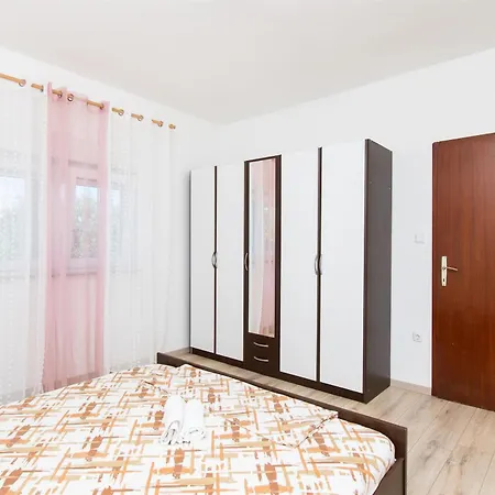 Feriehus House Sea And River