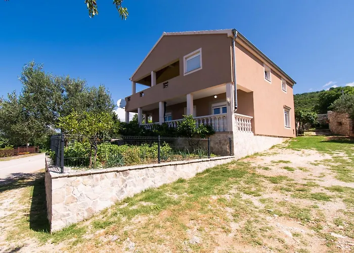 度假居 House Sea And River